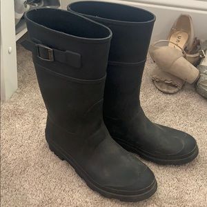 Black Rainboots